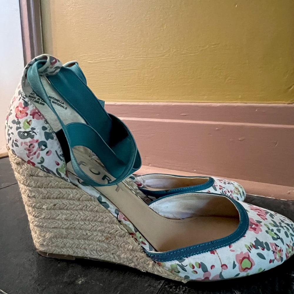 Floral Wedges